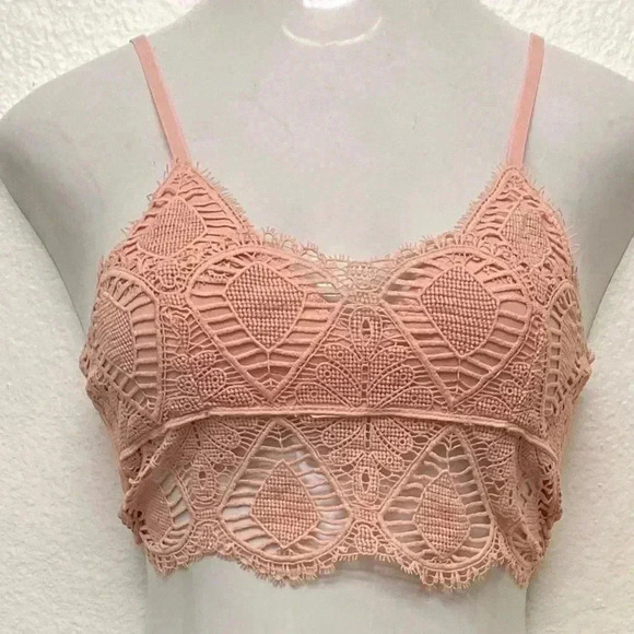 🆕Pink Patterned Lace Bralette🆕 - Picture 5 of 8